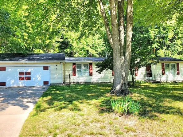 2643 E Ridgewood Dr, South Haven, MI 49090