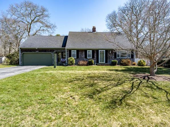 104 Monomoy Circle, Centerville, MA 02632