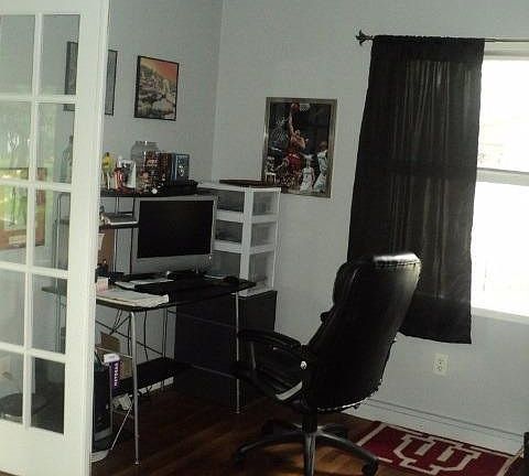 4th image of 30 N Hillcrest St