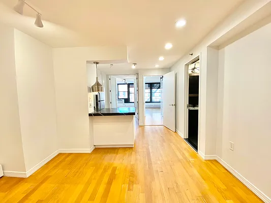 Rented by Oxford Property Group | media 8