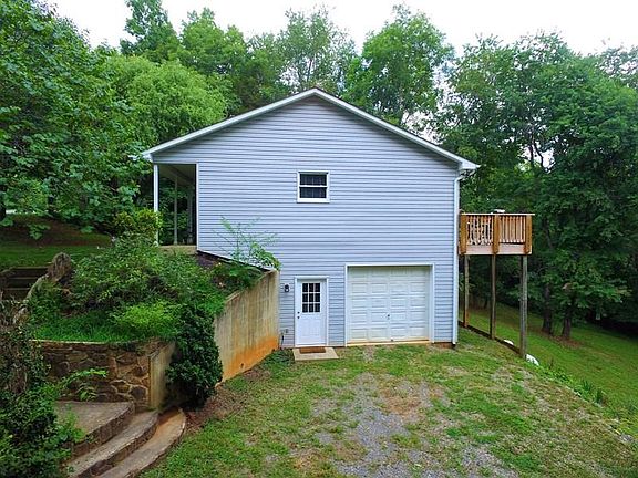 3rd image of 490 Little Mountain Cir