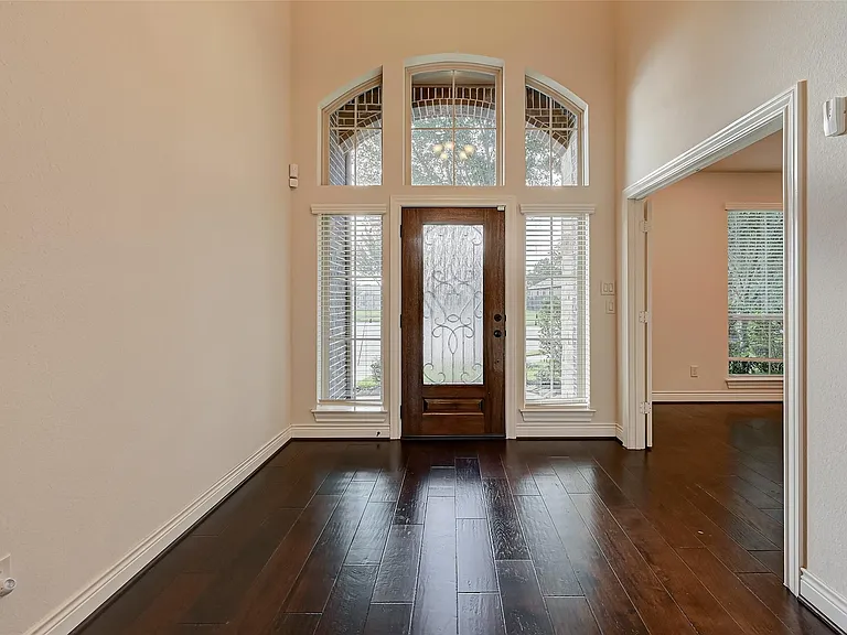 4006 Misty Waters Ln — Photo 4