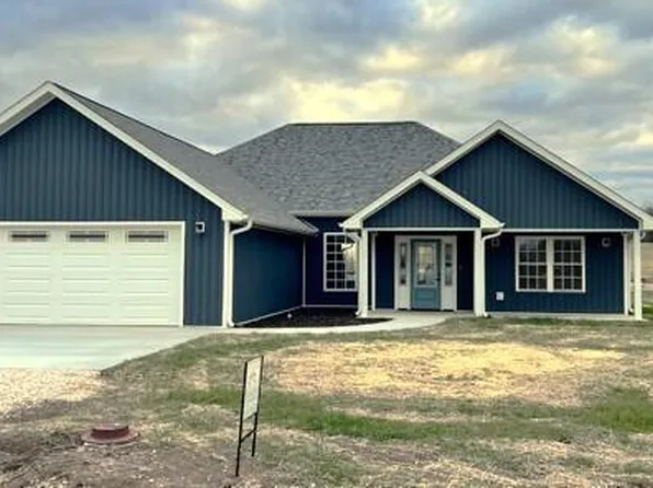 9826 Lakeview Dr, Eugene, MO 65032