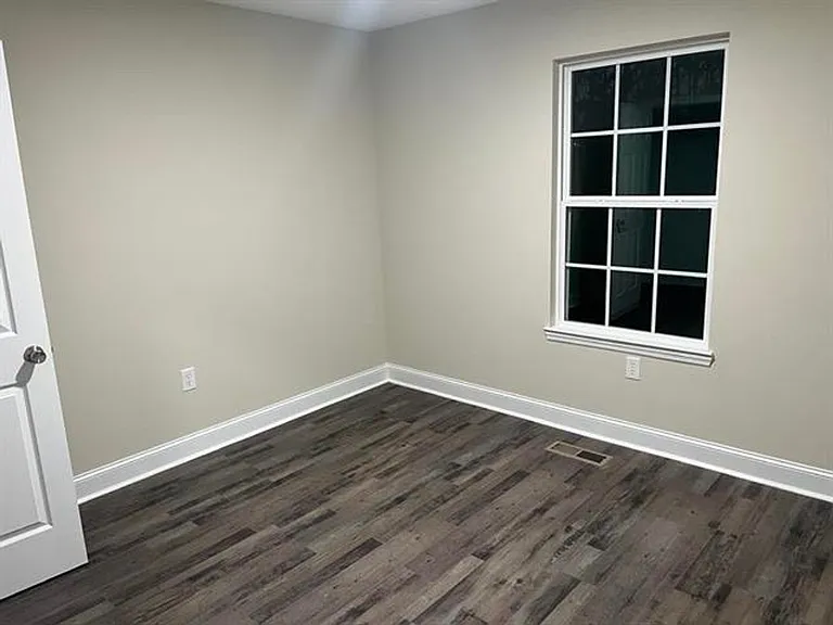 198 Pond View Dr — Photo 9