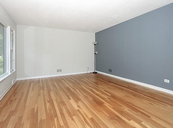 2nd image of 208 E Olive Ave