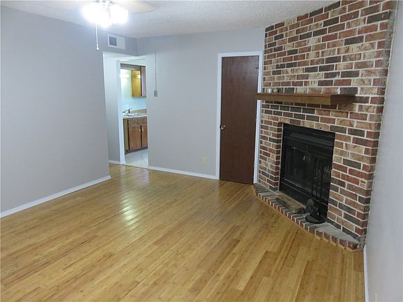 4th image of 4311 Walnut St