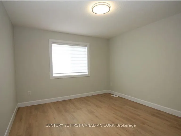 2269 Southport Cres #UPPER — Photo 18