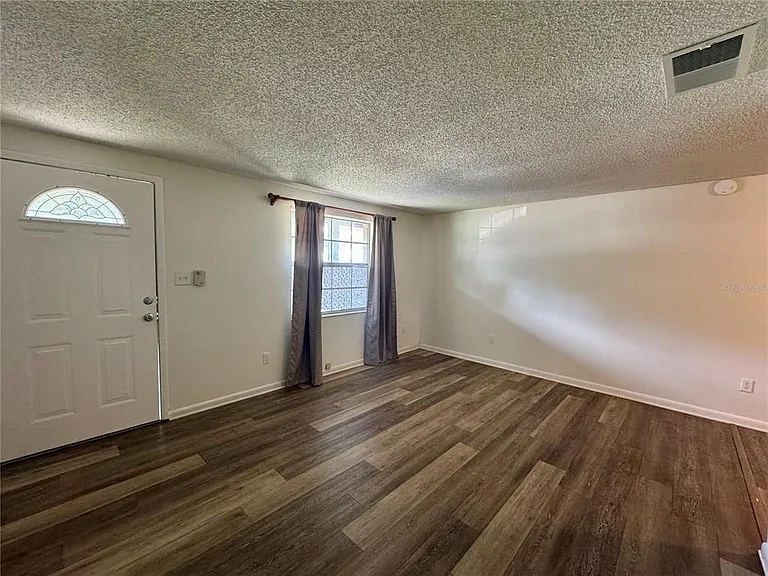 1004 Melrose St #B — Photo 2