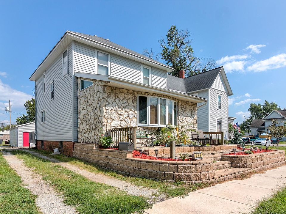 1st image of 222 S Sangamon Ave