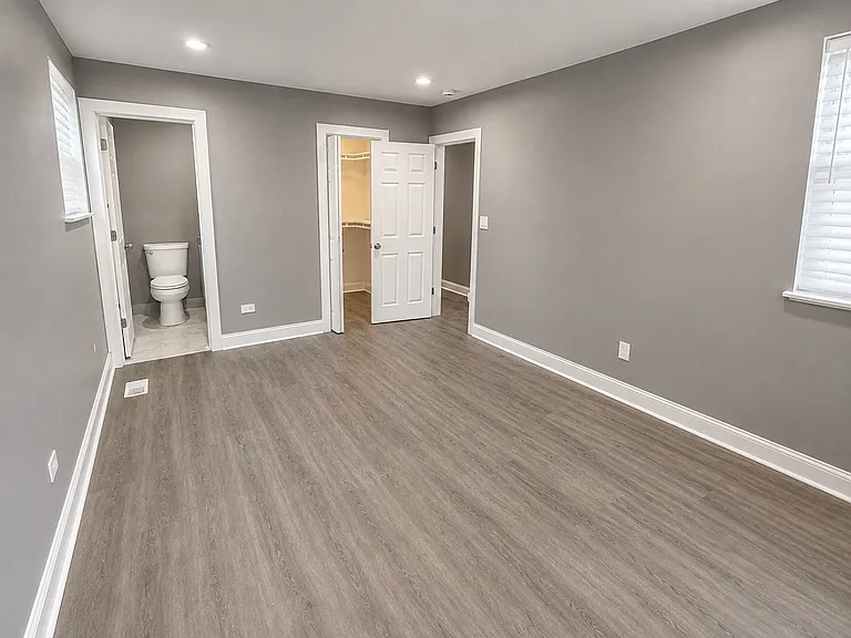 10140 S La Salle St — Photo 12
