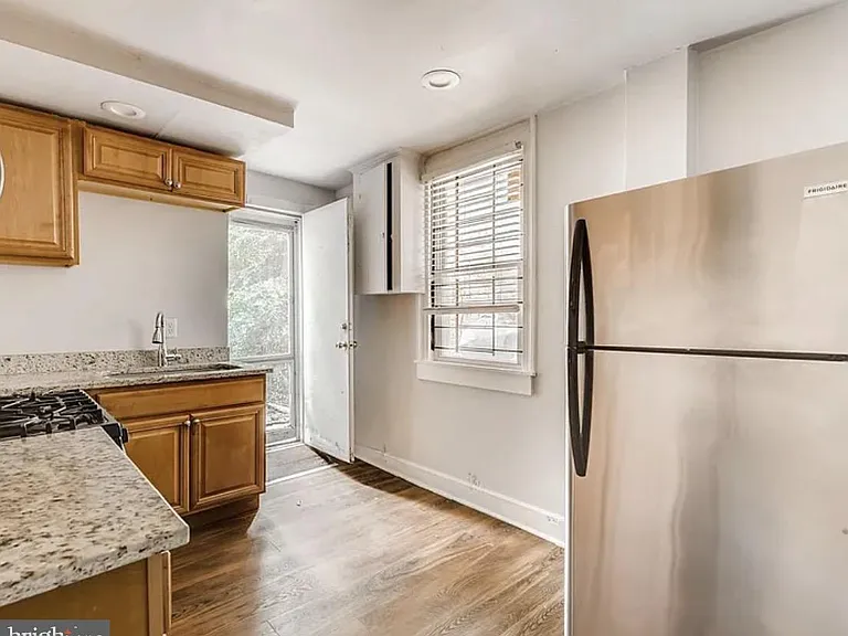 2032 Etting St — Photo 5