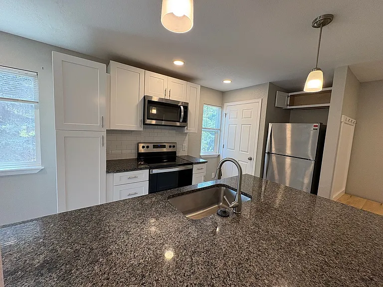 6741 Dublin Loop W — Photo 4