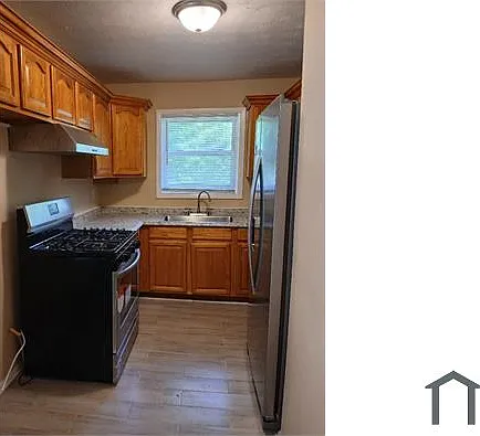 3 bed, 1000 sqft, $1,900 — Photo 3