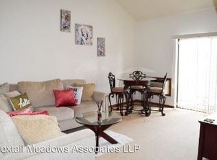 590 Foxtail Dr APT 222, Pewaukee, WI 53072