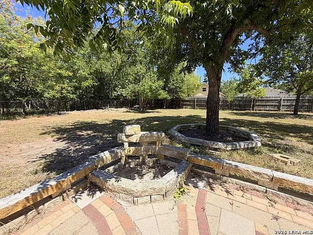 2 bed, 1.0 bath, 816 sqft, $1,500 — Photo 2
