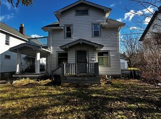 2083 N Taylor Rd, Cleveland Heights, OH 44112