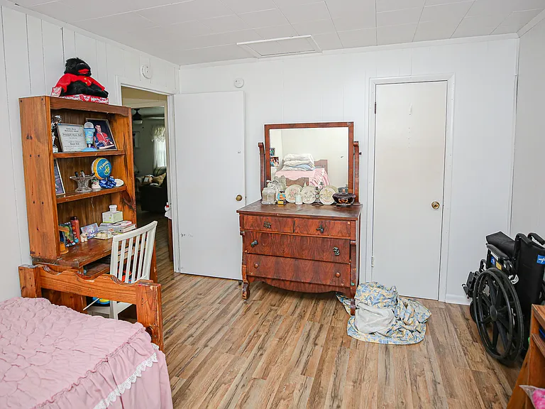 1315 S Center St — Photo 17