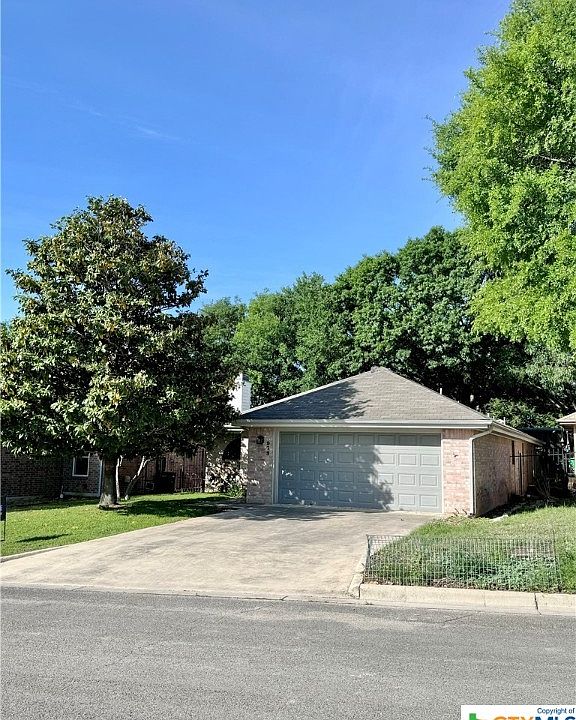 1st image of 973 Woodrow Cir