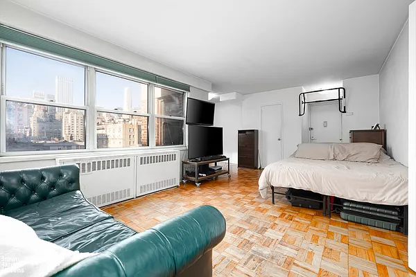 Rented by Brown Harris Stevens | media 3