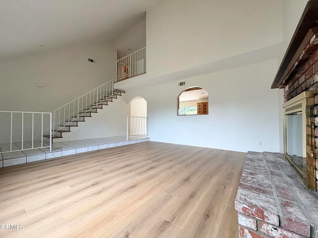 5 bed, 3.0 bath, 2122 sqft, $5,800 — Photo 3