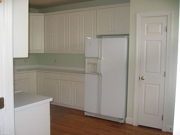 8-Kitchen3