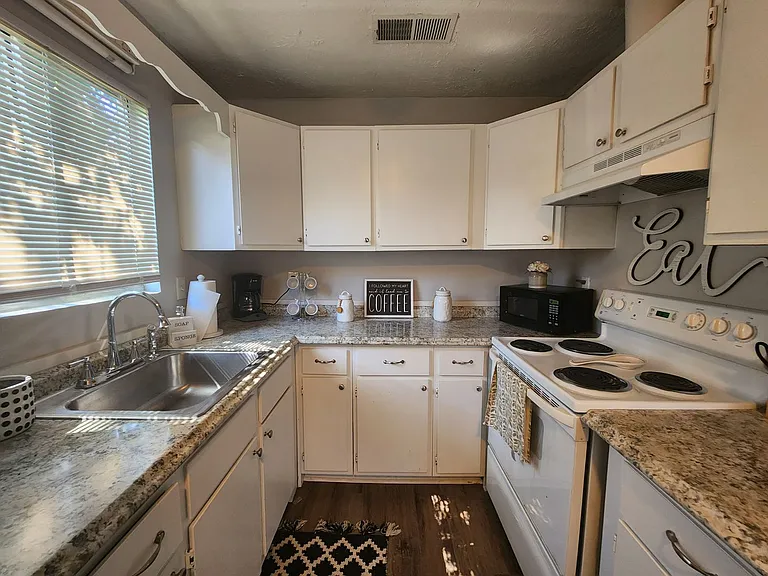 917 Oakview Ave — Photo 58