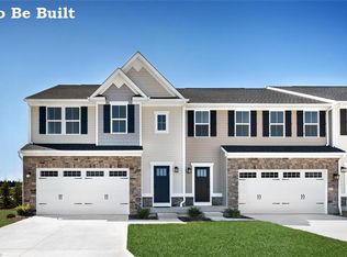 165 Topsail Dr, Medina, OH 44256