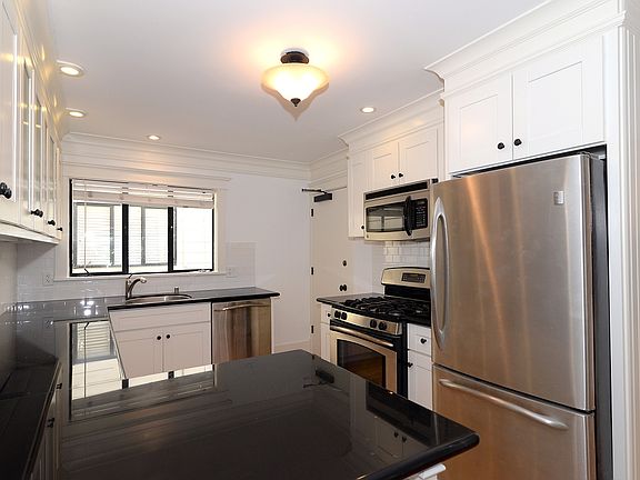 4th image of 1231 8th Ave APT 1