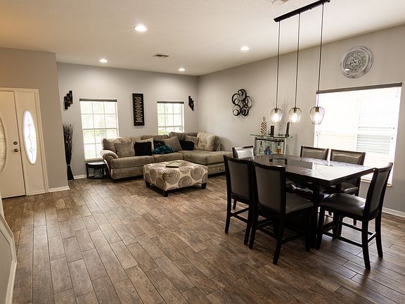 4th image of 13542 Mirror Lake Dr