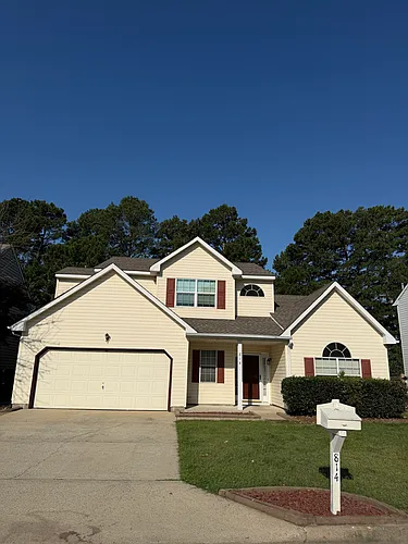 814 Holbrook Dr Photo 1