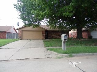 217 Woodbury Rd, Ponca City, OK 74601