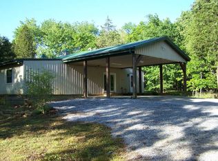 299 Ozark Rd, Stonefort, IL 62987