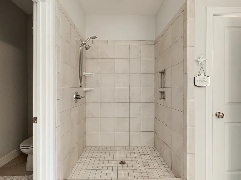 562 W Craftsman Way — Photo 28