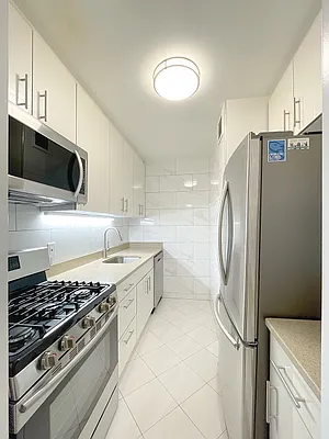 Rented by City Connections Realty | media 8