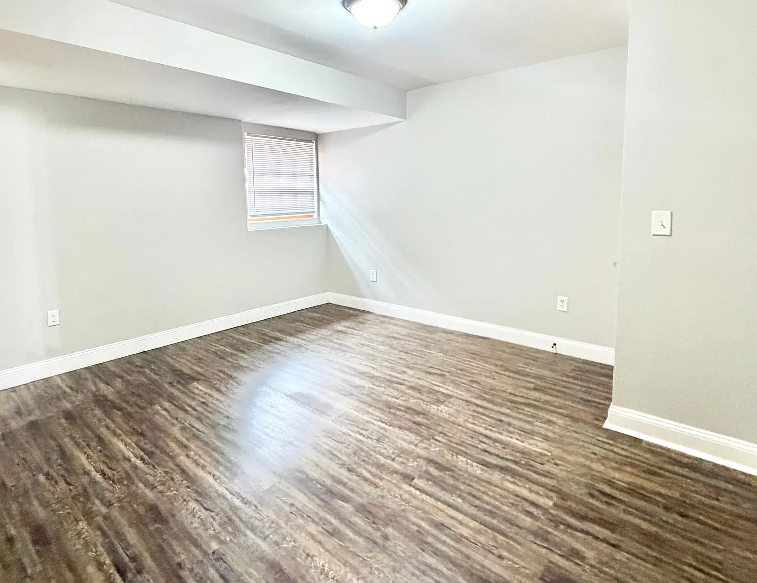 2 bed, 1000 sqft, $1,625 — Photo 2