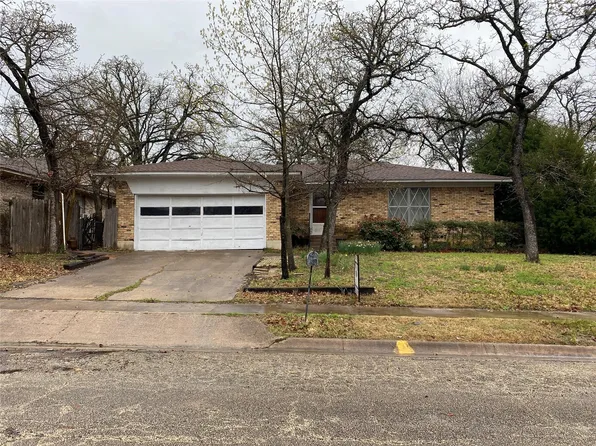 2110 Navajo St, Denton, TX 76209