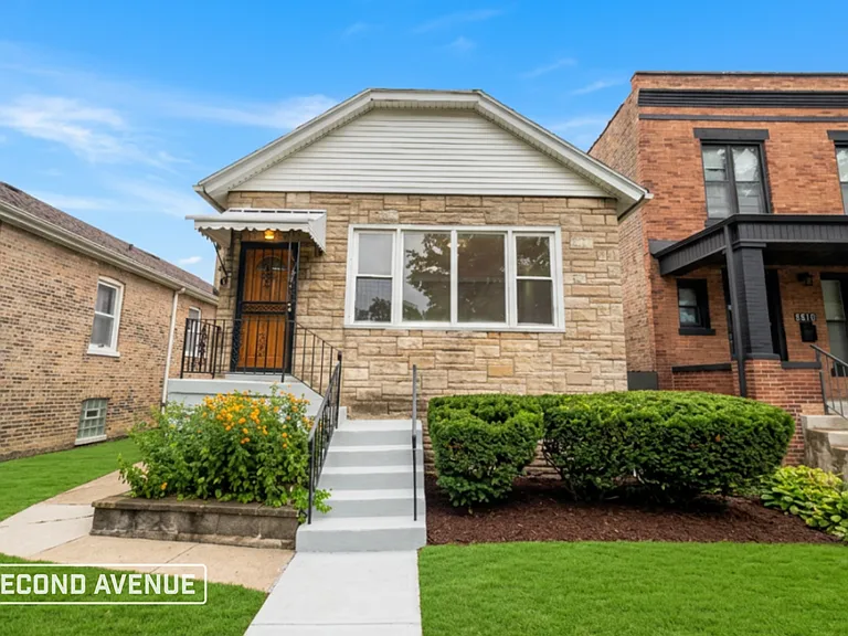 8512 S Aberdeen St — Photo 1