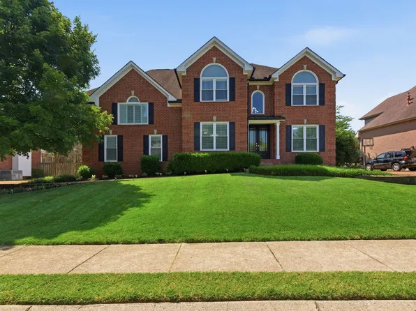 108 Crooked Creek Ln, Hendersonville, TN 37075