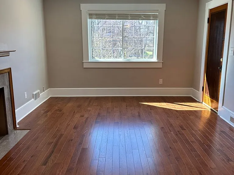 2754 Indianola Ave — Photo 4