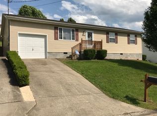 367 Riverbend Dr, Ona, WV 25545