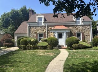 61 Kenwood Rd, Garden City, NY 11530