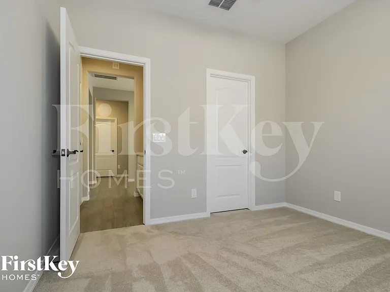 8411 S 164th Dr — Photo 12