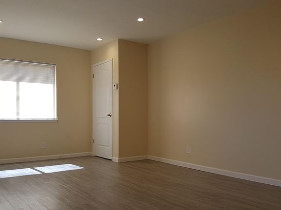 5th image of 811 S Grant St #1