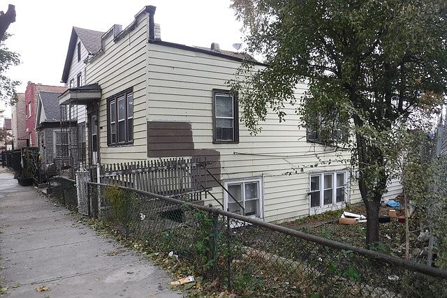 2nd image of 2239 S Wood St