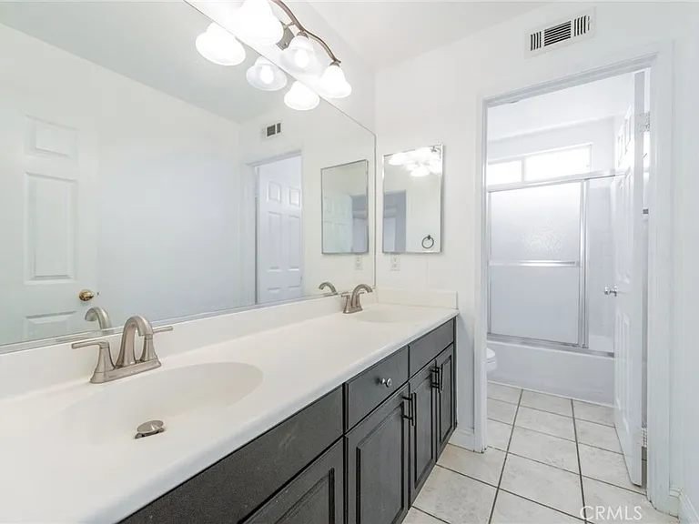 6915 Cedar Creek Rd — Photo 40