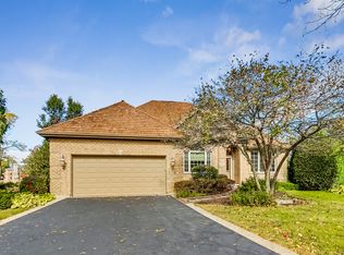 2 Carlton Ct, Inverness, IL 60010