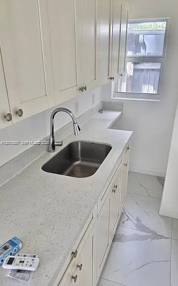 1718 SW 57th Ave #1 — Photo 4