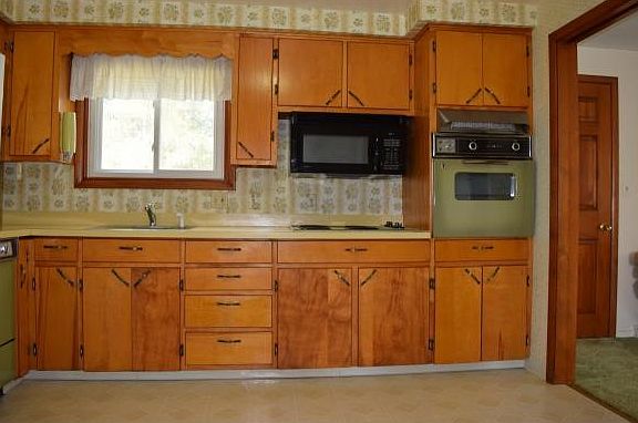 2nd image of 3607 Kemp Dr