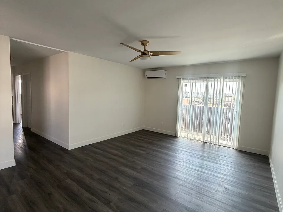 931 Grand Ave #3