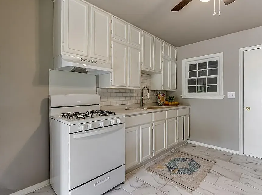 2 bed, 800 sqft, $1,500 — Photo 3
